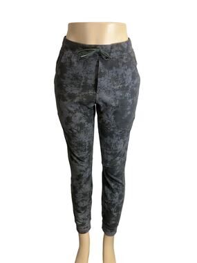 Lululemon mottled black and gray joggers